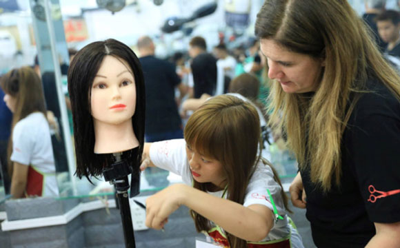 Acquérir de nouvelles compétences techniques en coiffure